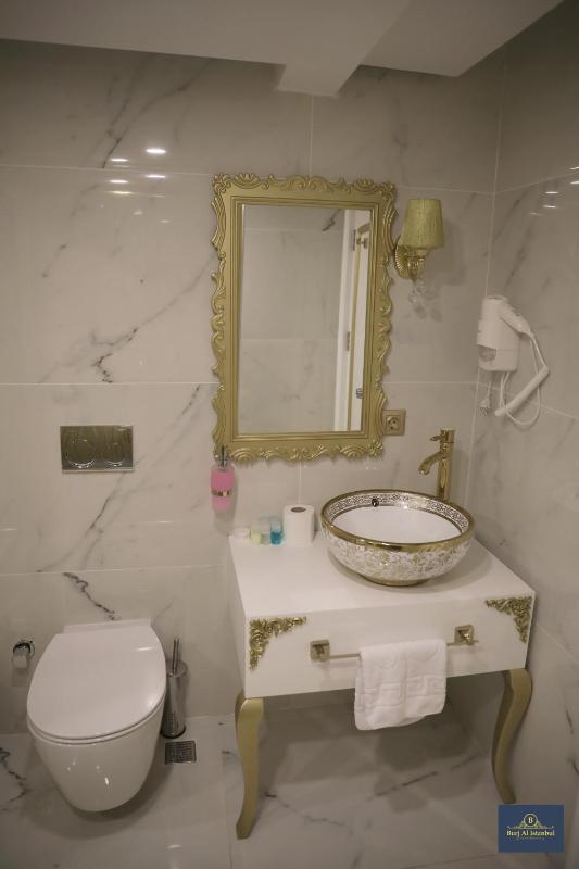 Luxury Triple Room image 3