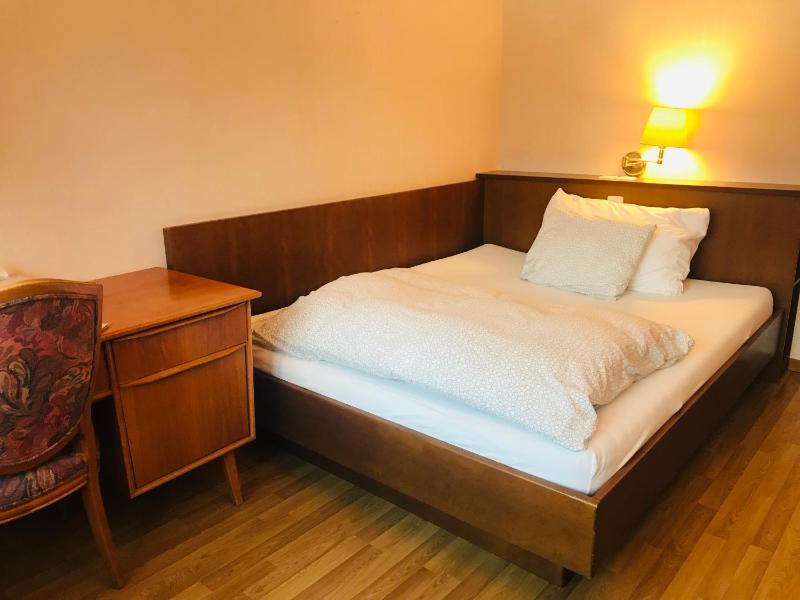 Small Double Room image 3