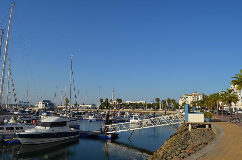 One-Bedroom Apartment (3 Adults) image 3