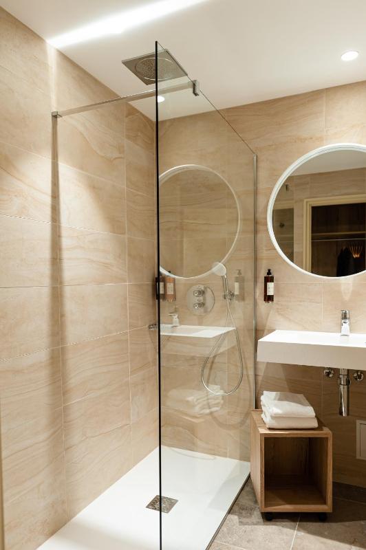 Classic Double or Twin Room image 2