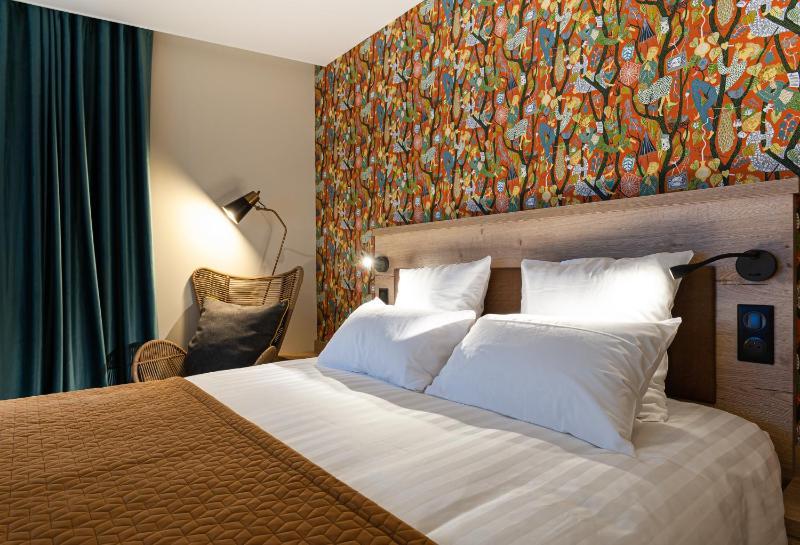Classic Double or Twin Room image 3