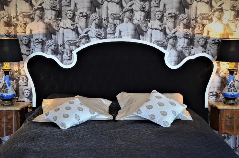 Superior King Room image 3