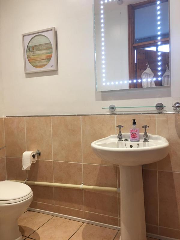 Large Double or Twin Room image 2