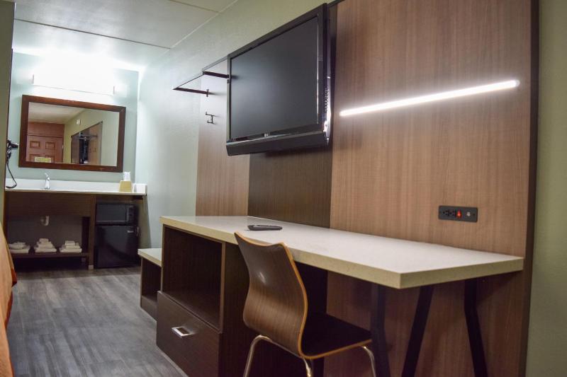 Double Room with Two Double Beds - Non-Smoking image 3