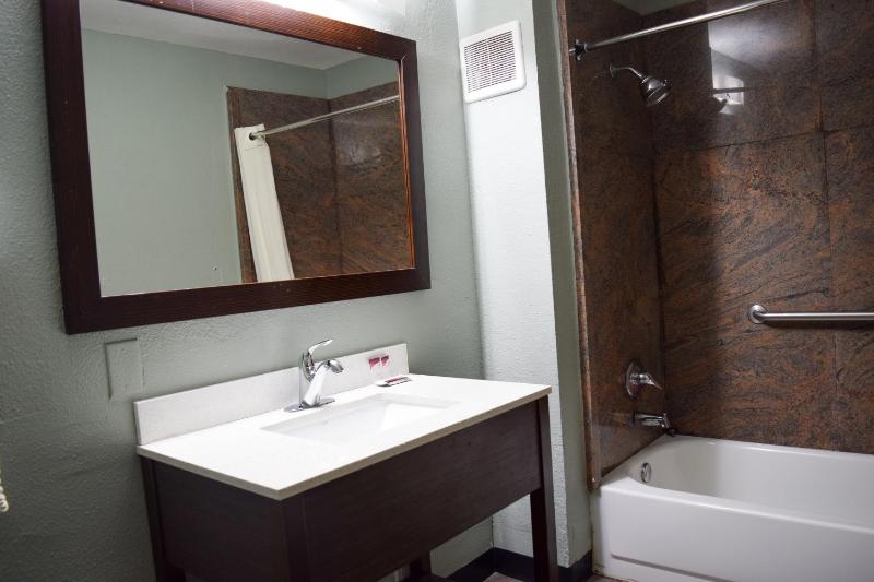 Double Room with Two Double Beds - Mobility Access/Non-Smoking image 2