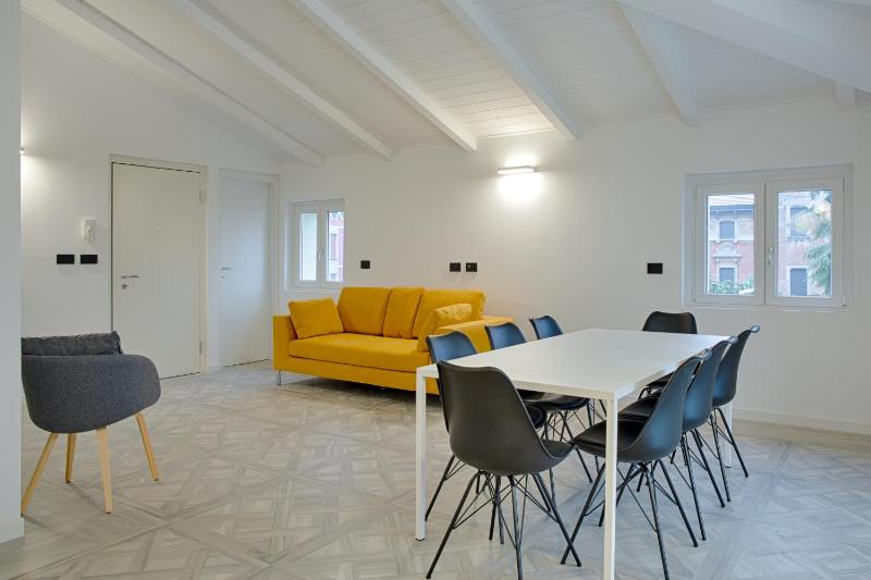 Homingarda Apartments Pool & Garden Near Lake Garda and Center - image 14