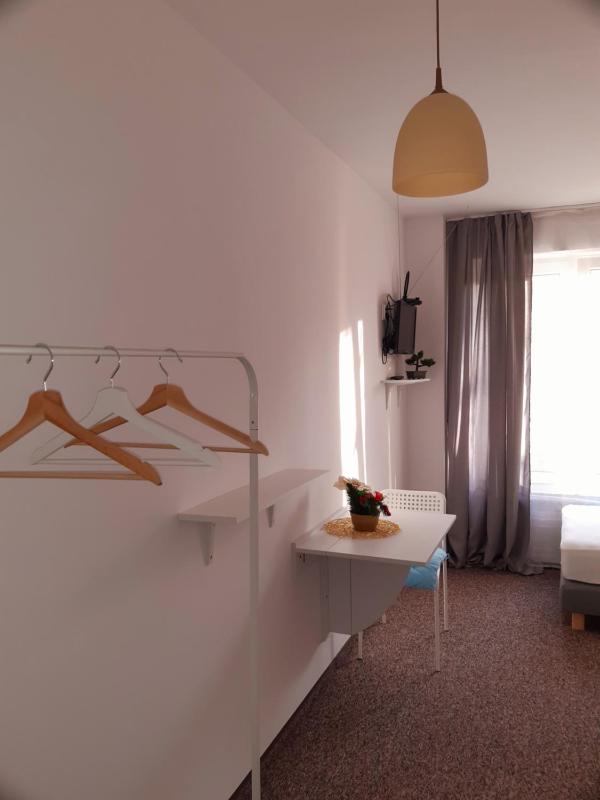 Single Room image 4