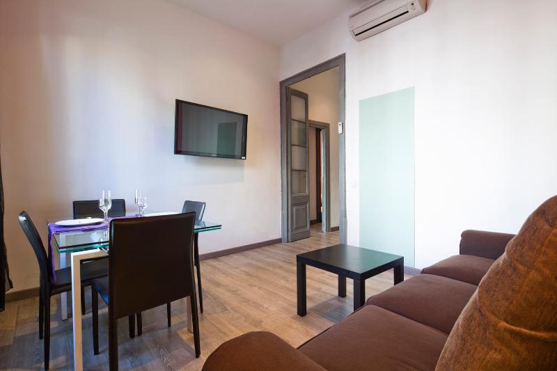 Paseo de Gracia Apartments - image 2