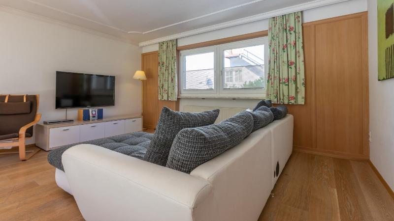 Four-Bedroom Chalet with Terrace image 3