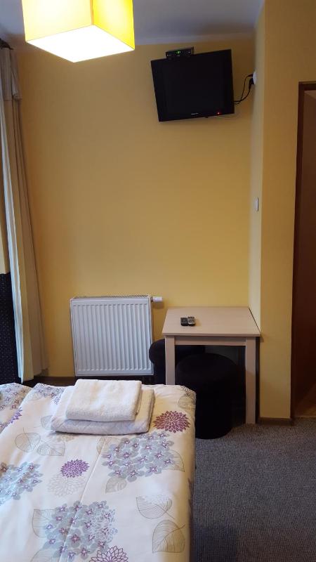 Double Room with Balcony image 4