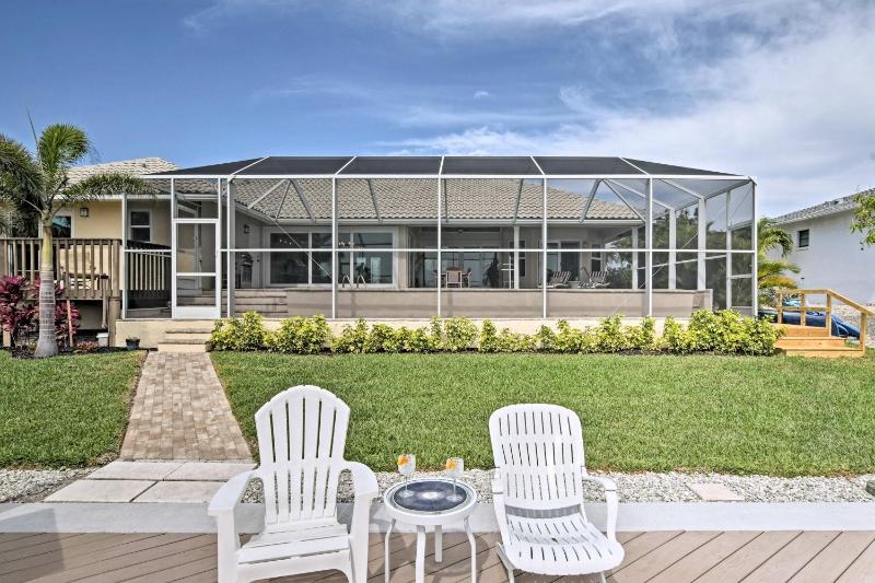 2 Mi to South Beach: Waterfront Home w/ Lanai! - image 8