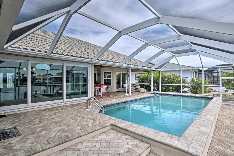 2 Mi to South Beach: Waterfront Home w/ Lanai! - image 19