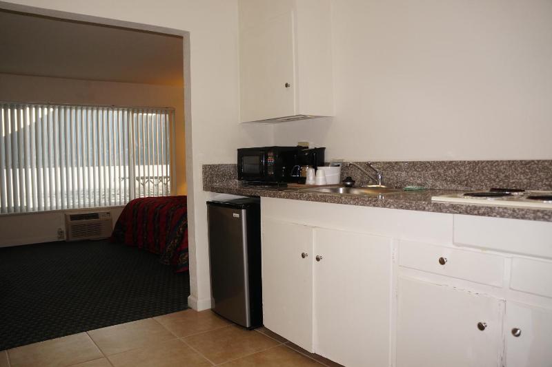 King Room with Lake View image 2