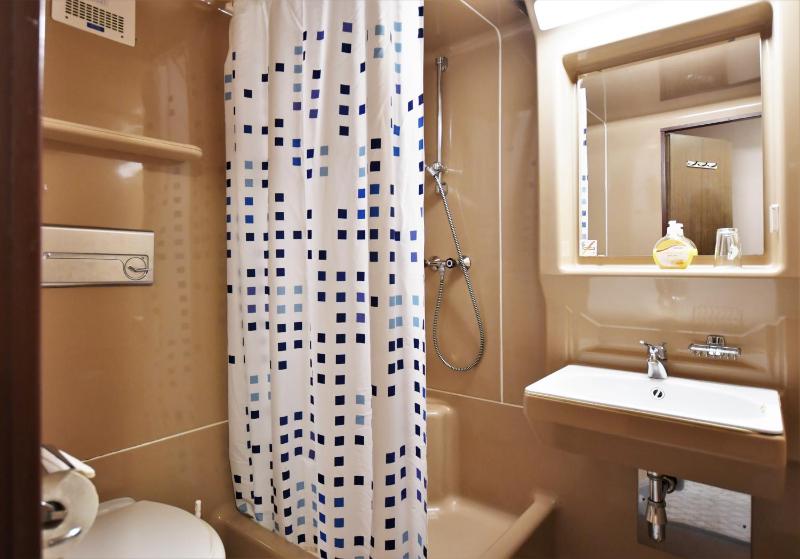 Standard Double Room image 3