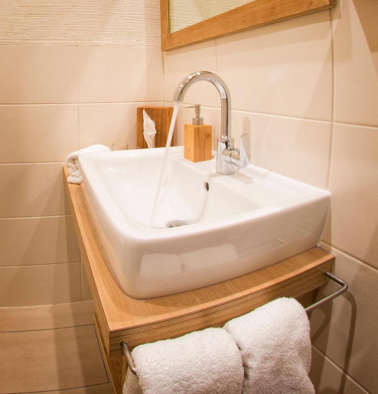 Double Room with Balcony image 2
