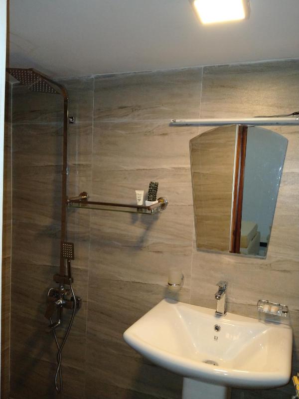 Living Home - image 6