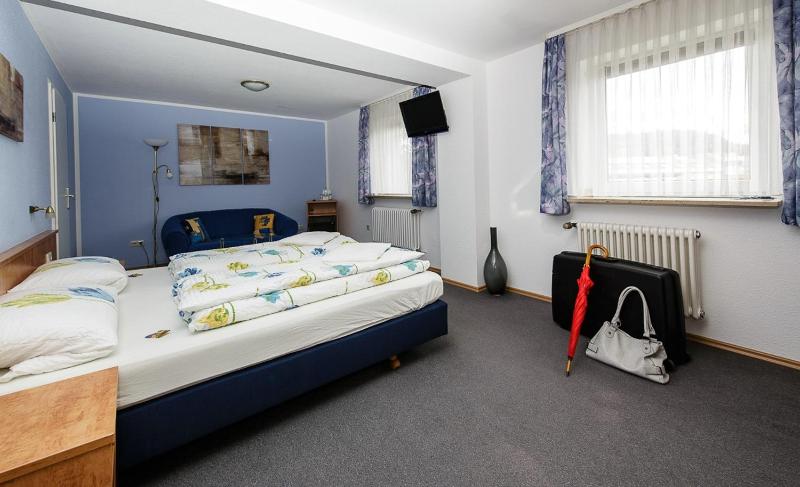 Double Room with Private Bathroom image 3