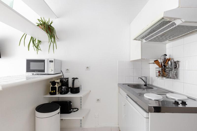 Studio (2 Adults) - Beaubourg image 3