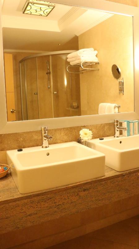 Family Room with Sea View image 3