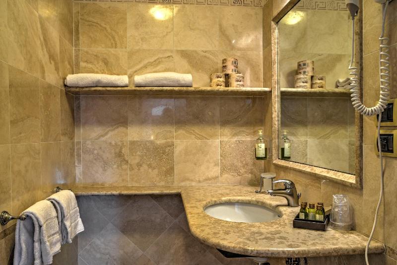 Superior Double Room image 3