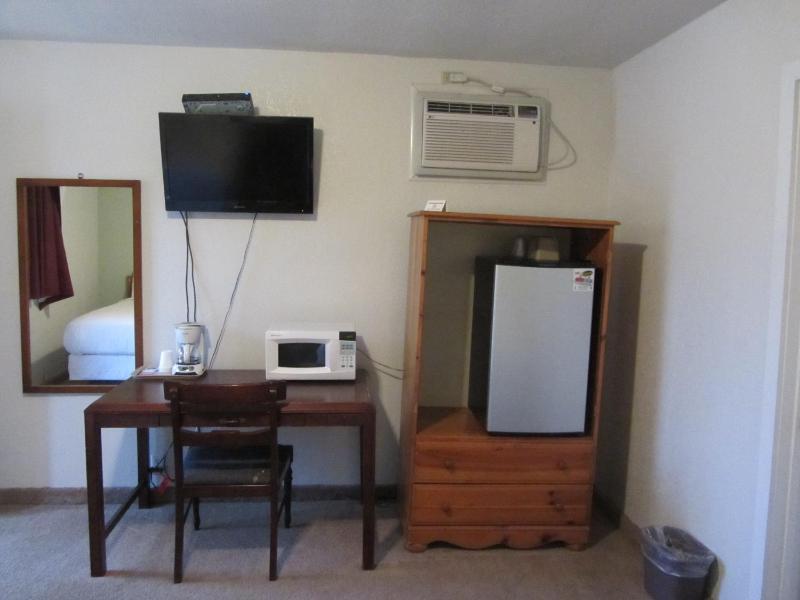 Standard Single Room image 3