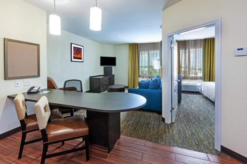 One-Bedroom King Suite - Non-Smoking image 4