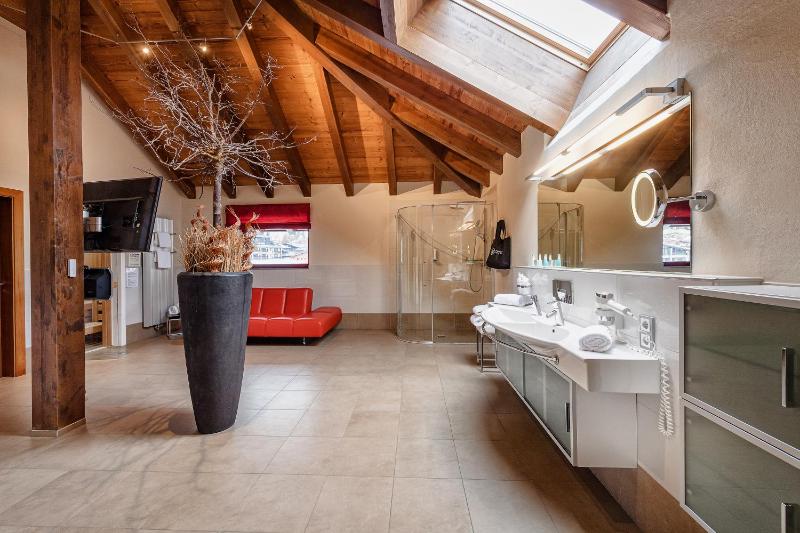 Tower Suite with Private Spa image 4
