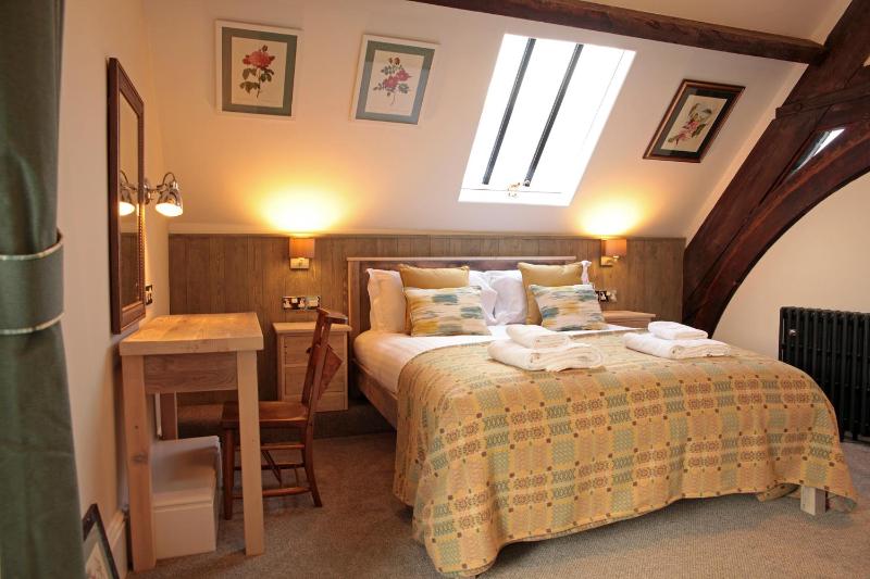 Double Room image 4