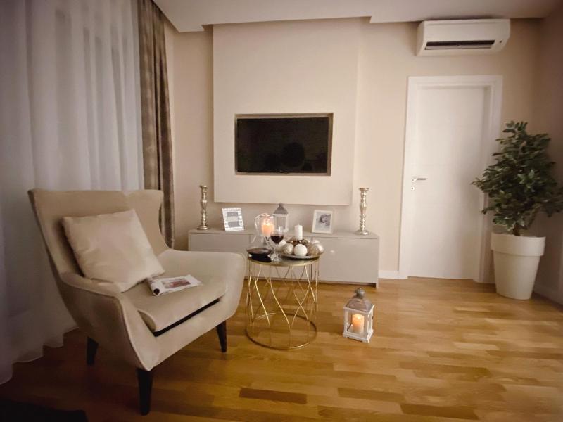 Tiffany Lux Apartment - image 13