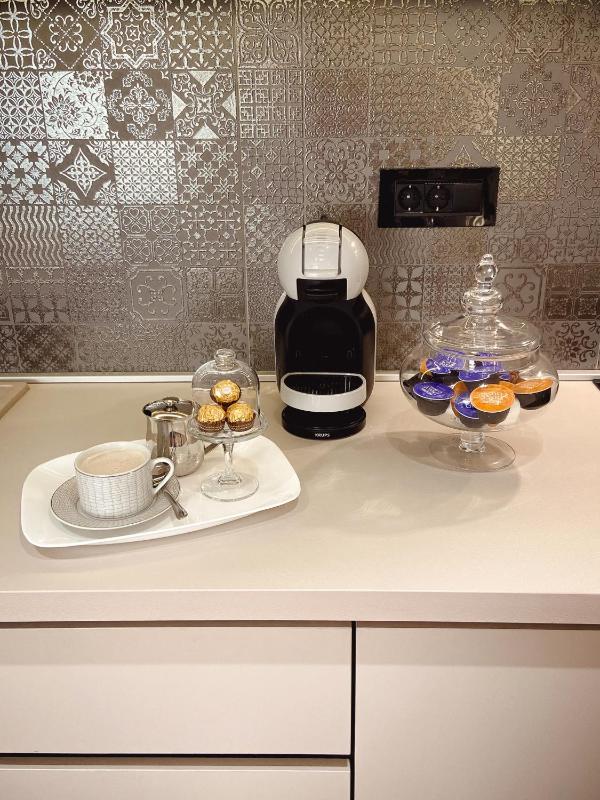 Tiffany Lux Apartment - image 6