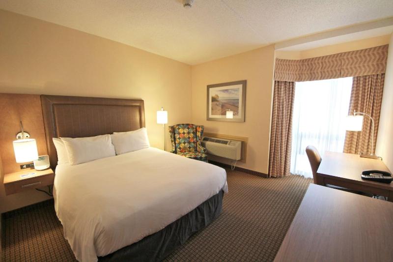 Queen Room with Spa Bath - Non-Smoking