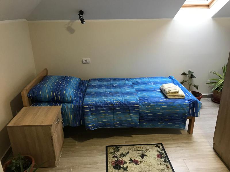 Classic Quadruple Room image 4