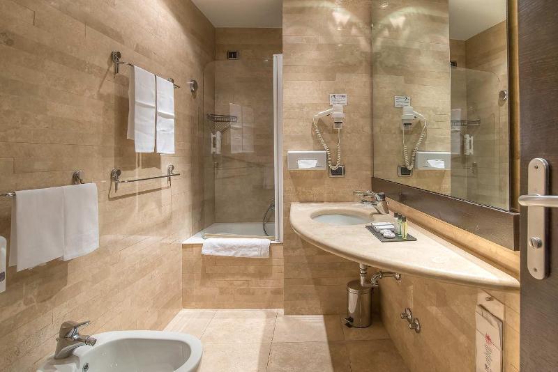 Triple Room image 3