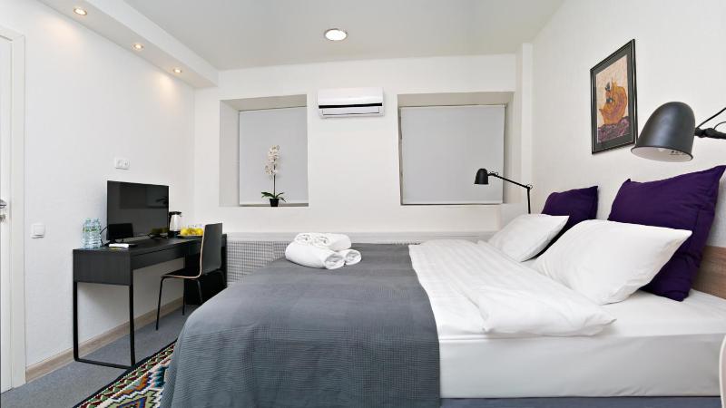 Standard Double Room image 2