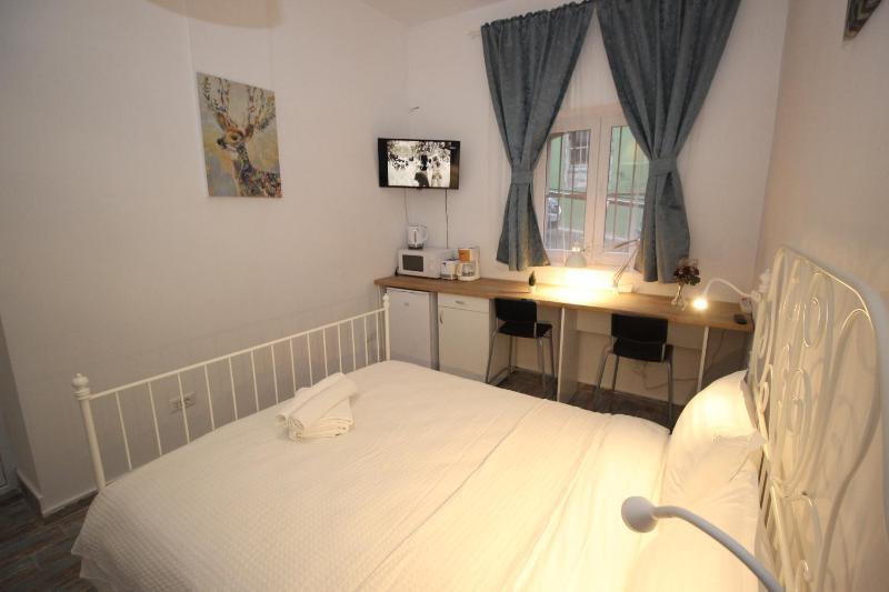 Studio - Split Level image 3