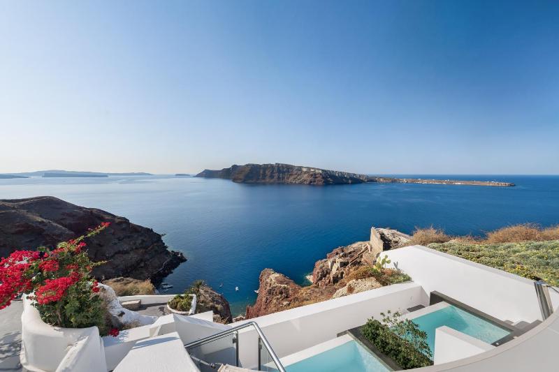 Cave Suite with Heated Plunge Pool and Caldera View image 1