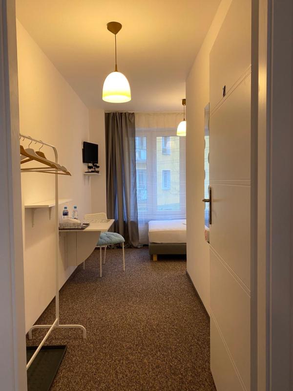 Single Room image 2