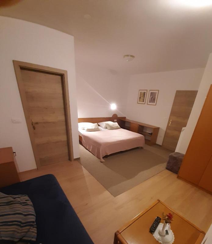 Economy Double or Twin Room - Basement image 1