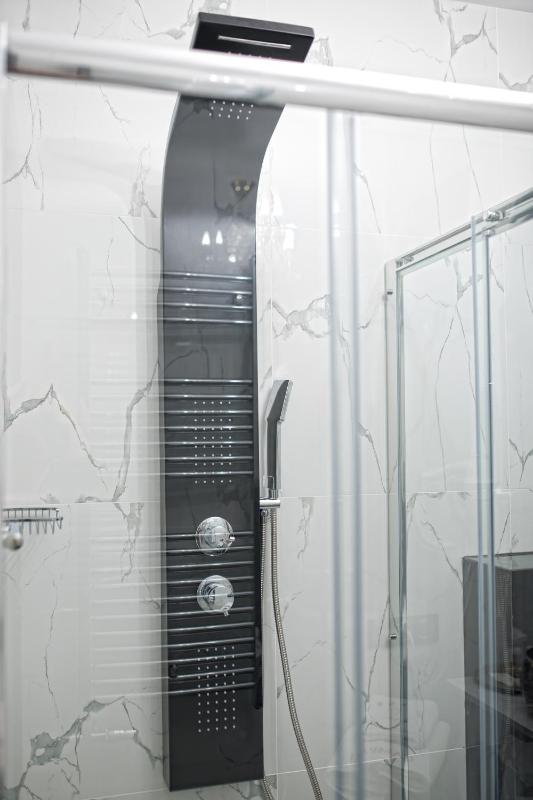 Deluxe Double Room with Shower image 4