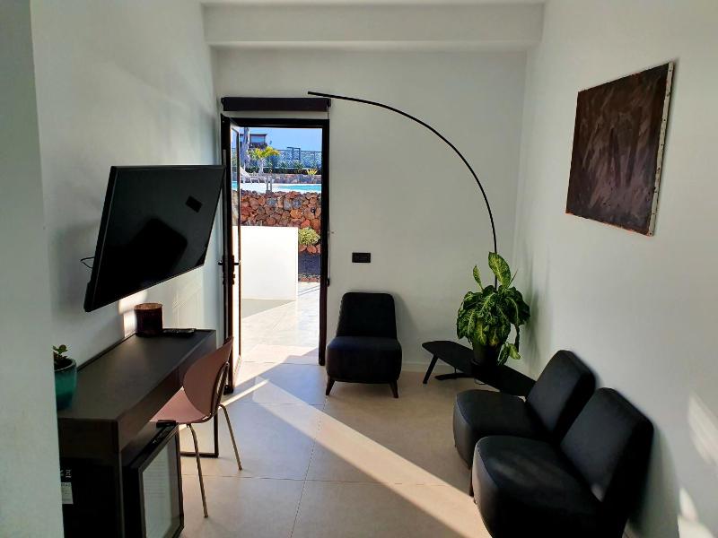 Junior Suite with Terrace image 3