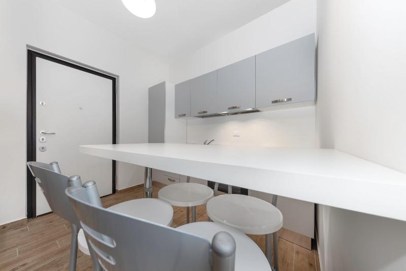 Apartment - Split Level image 3