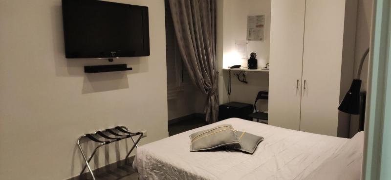 Superior Double Room image 3