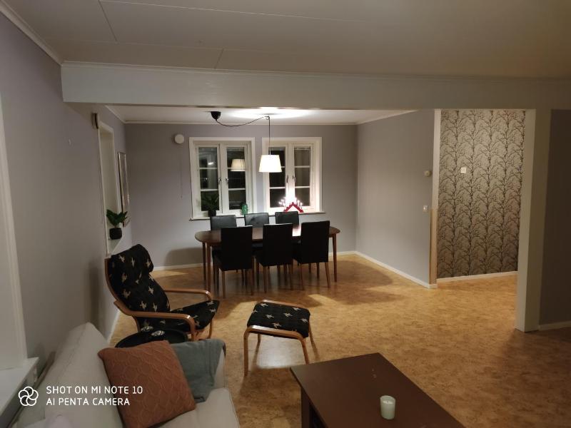 Five-Bedroom House image 4