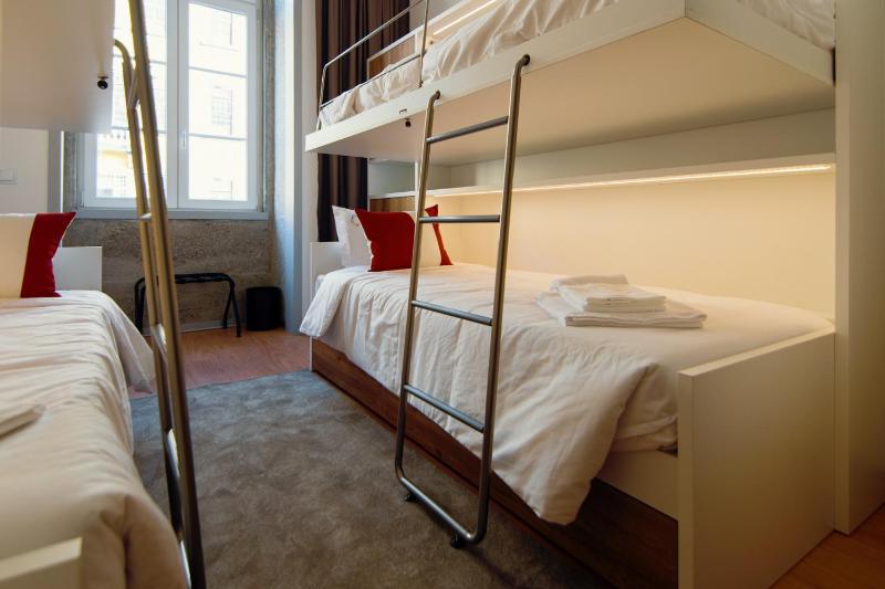 Standard Quadruple Room image 1