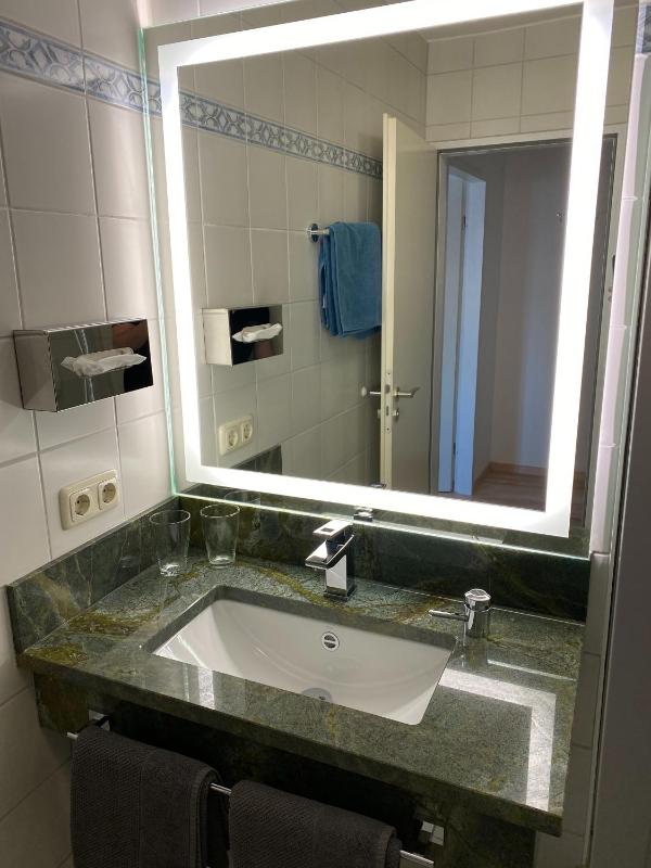 Standard Single Room image 2