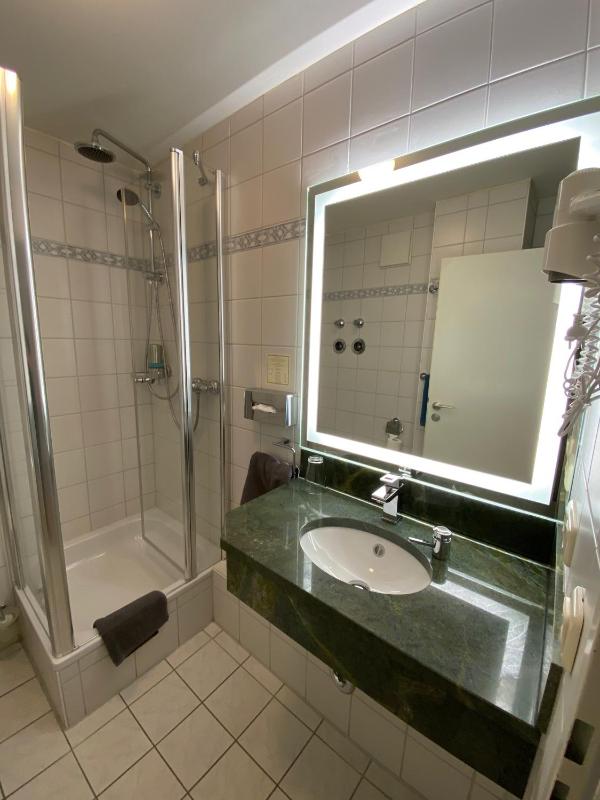 Double Room image 3