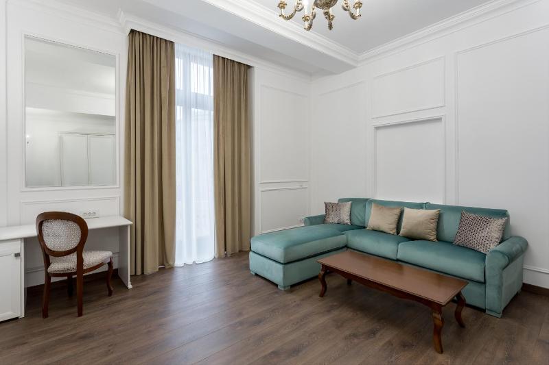 Lahovary Palace Hotel - image 14