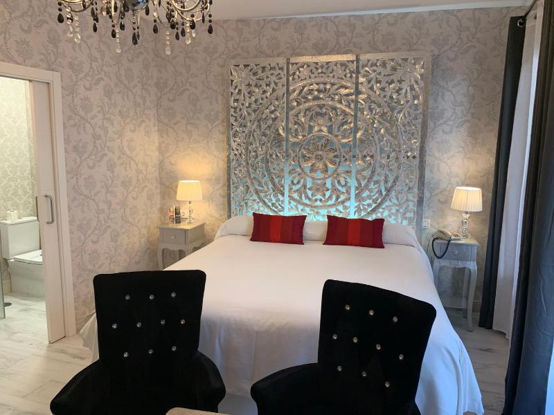 Deluxe Room image 1