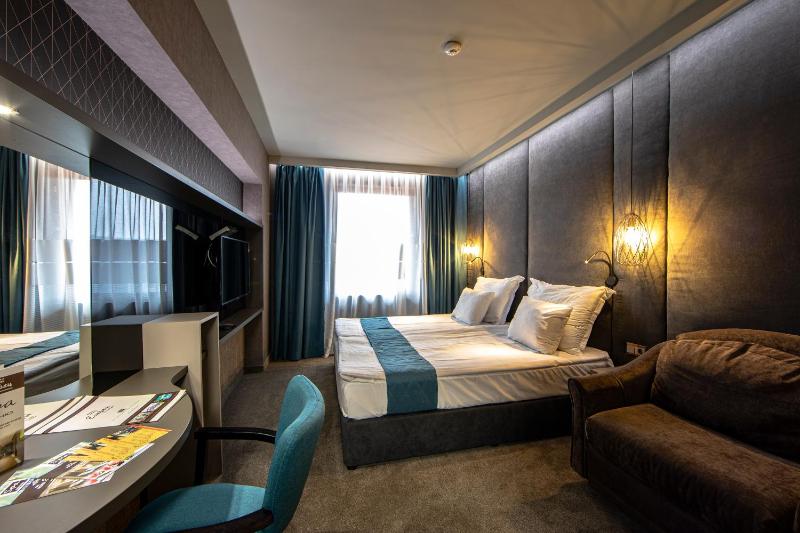 Deluxe Double Room with Garden View and Spa Package image 2