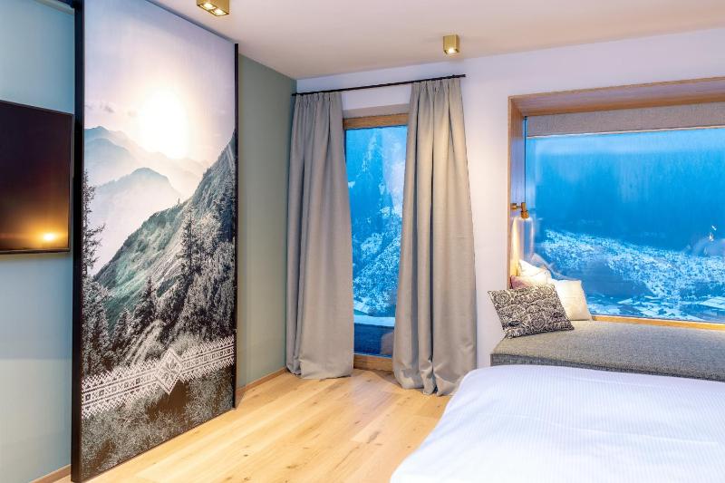 Junior Suite with Terrace image 2